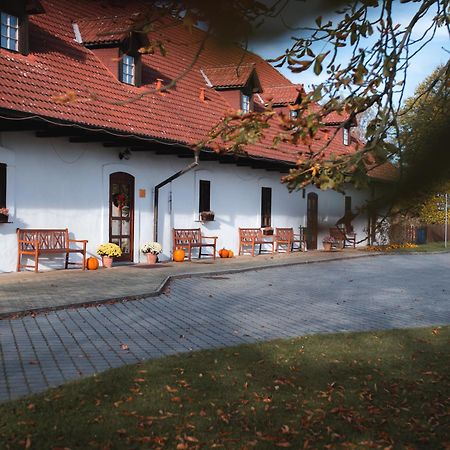 Darovansky Dvur - Wellness & Golf Hotel Браси Экстерьер фото