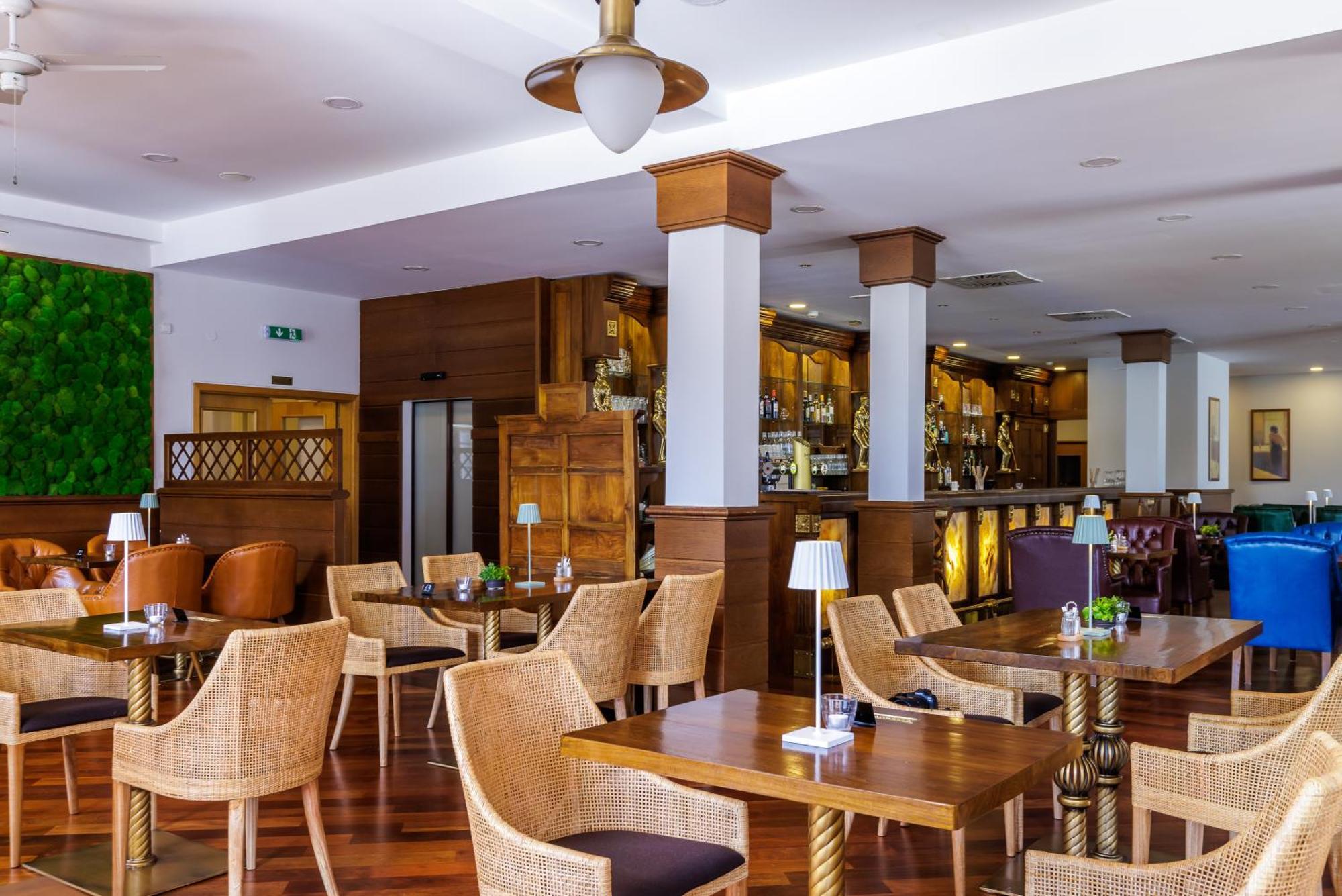 Darovansky Dvur - Wellness & Golf Hotel Браси Экстерьер фото