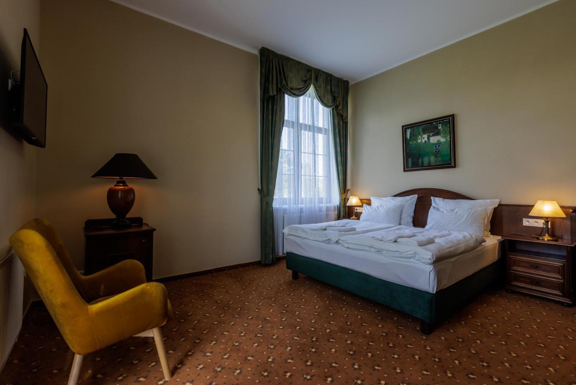 Darovansky Dvur - Wellness & Golf Hotel Браси Экстерьер фото