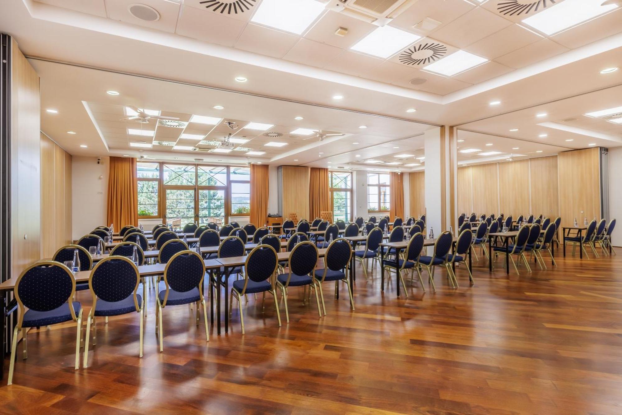 Darovansky Dvur - Wellness & Golf Hotel Браси Экстерьер фото