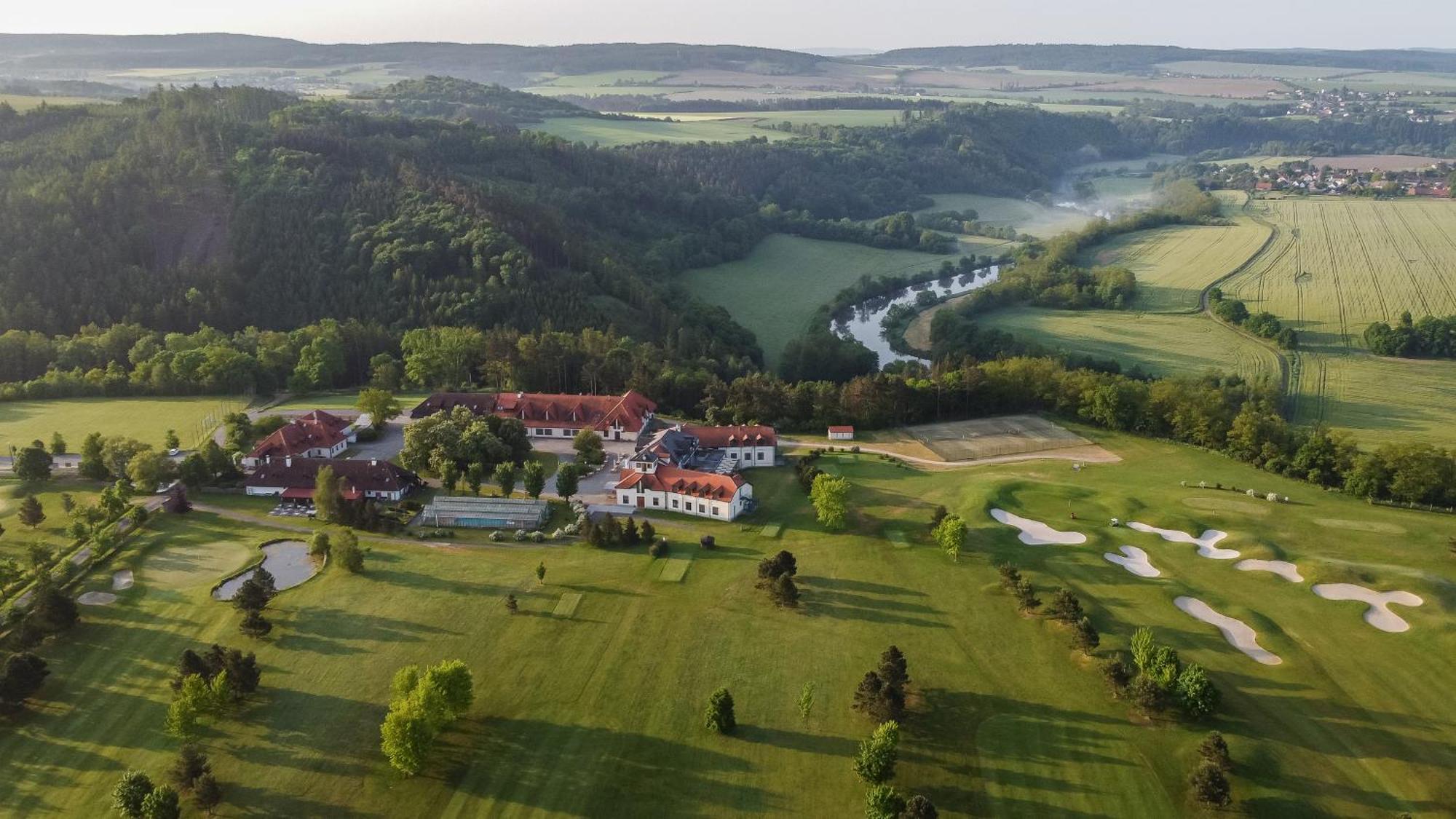 Darovansky Dvur - Wellness & Golf Hotel Браси Экстерьер фото