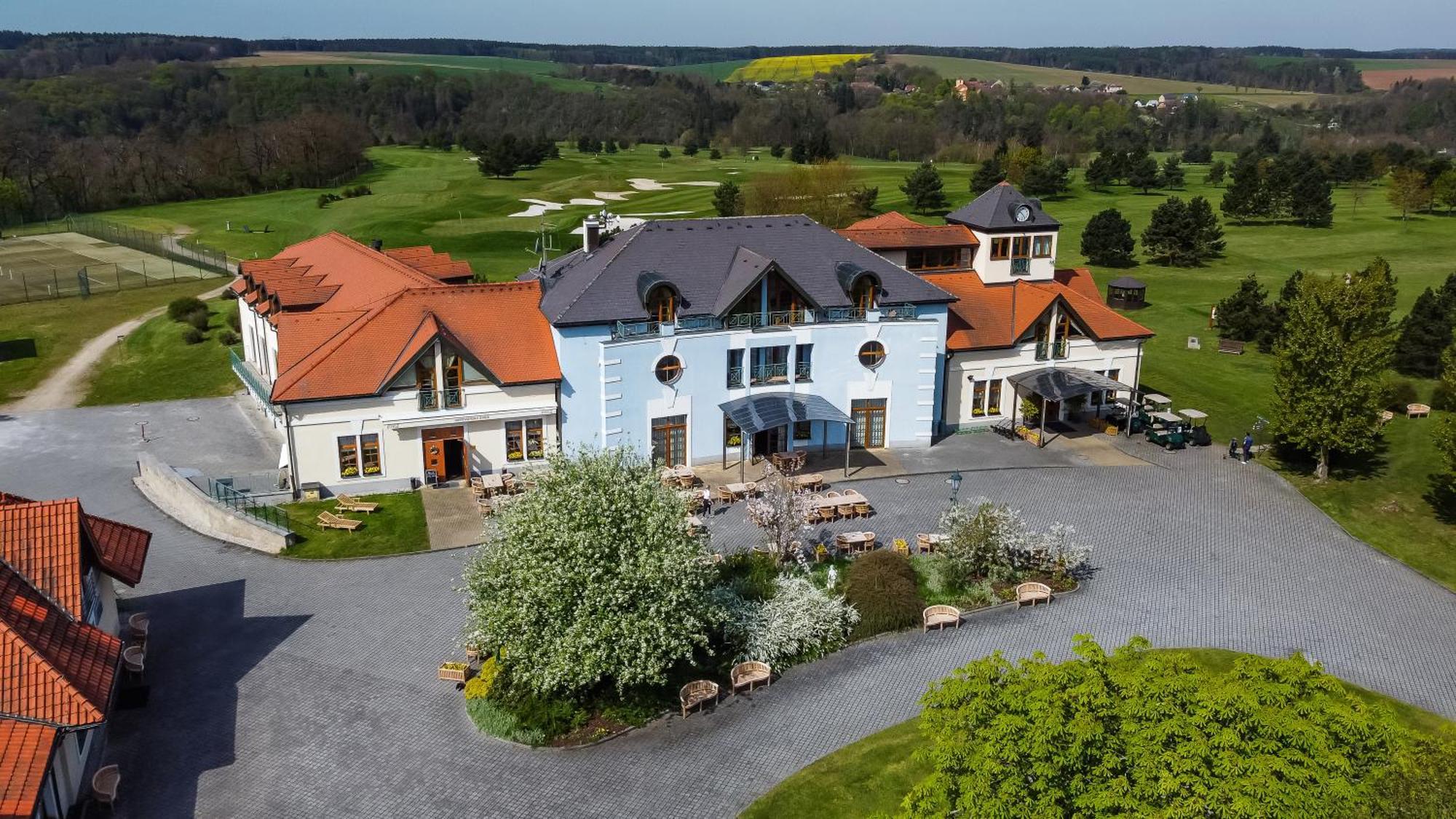 Darovansky Dvur - Wellness & Golf Hotel Браси Экстерьер фото