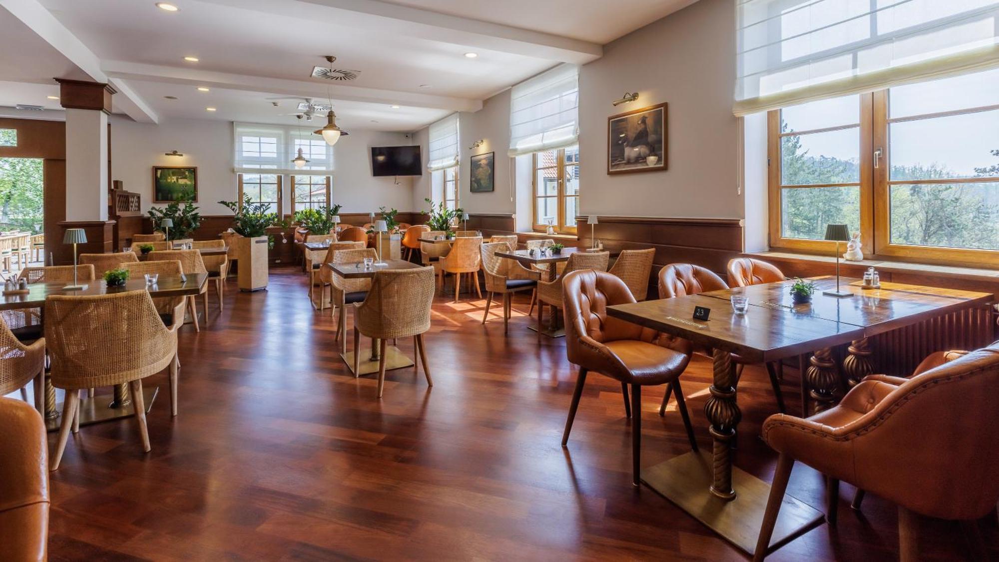 Darovansky Dvur - Wellness & Golf Hotel Браси Экстерьер фото